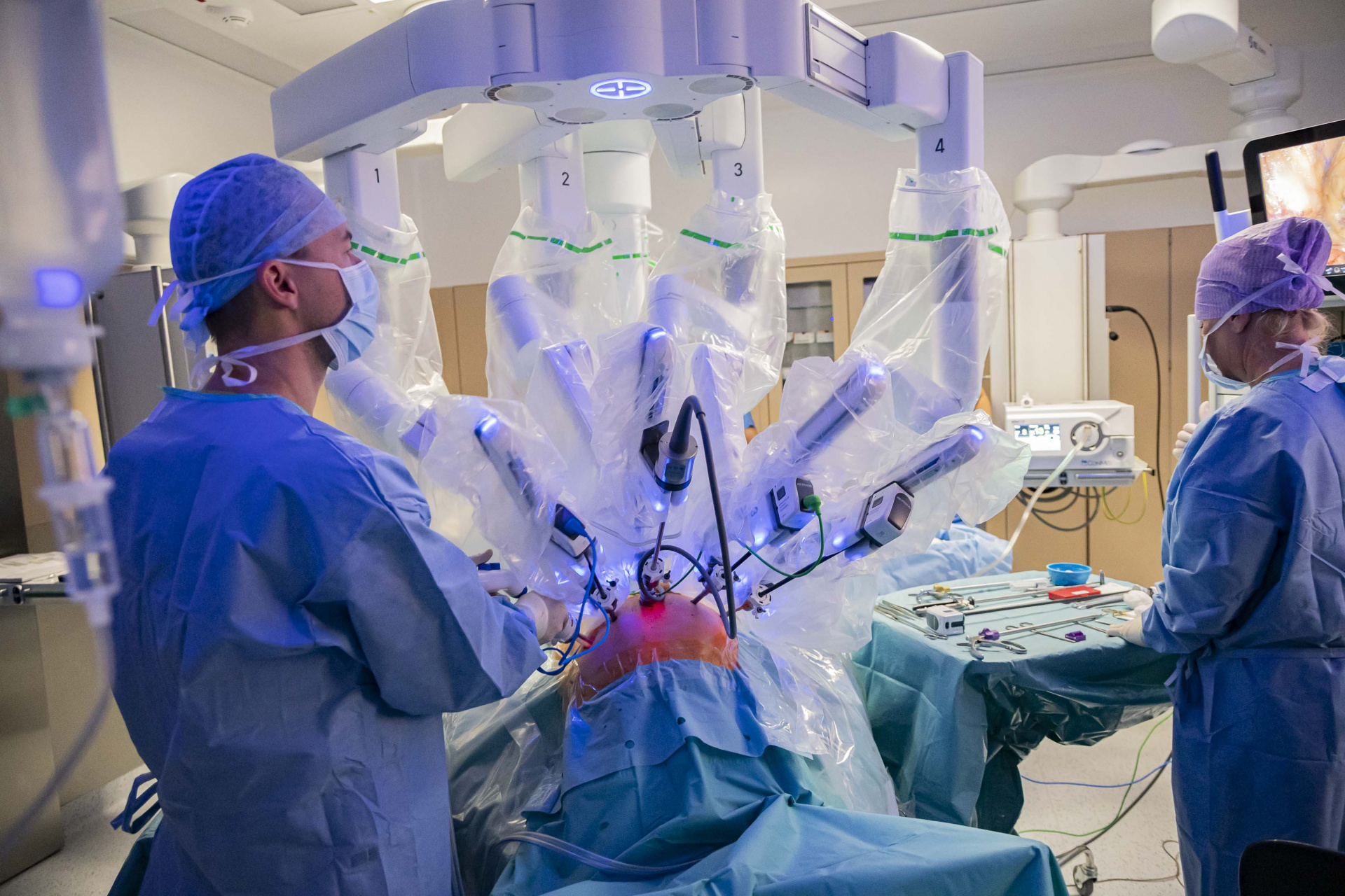 Rok od první robotické operace: spokojení pacienti i operatéři ...